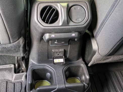 Used 2023 Jeep Gladiator Overland AWD/4WD image 27