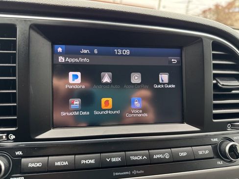 Used 2018 Hyundai Elantra SEL image 31