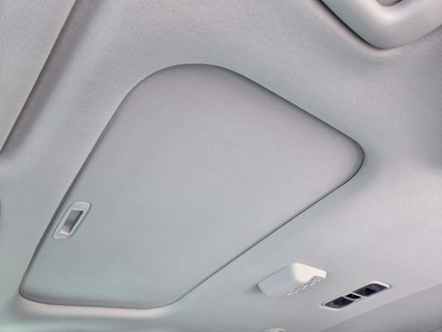 New 2026 Kia Carnival SX w/ SX Dark Edition Package FWD image 19