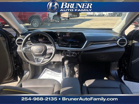 Certified 2024 Chevrolet Trax ACTIV w/ Sunroof Package image 20