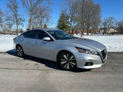 Used 2019 Nissan Altima 2.5 SL image 2