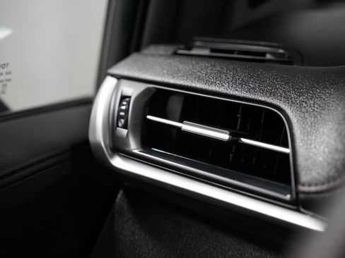 Used 2025 Toyota Sienna Limited image 25