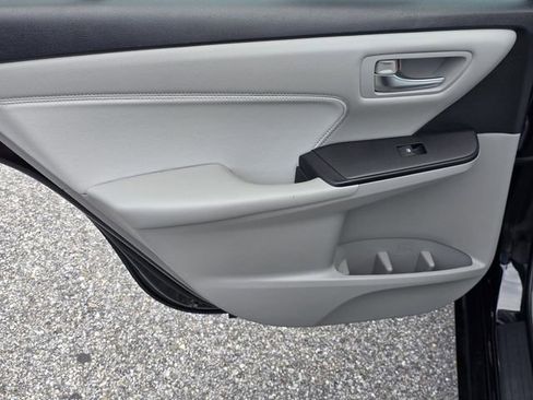 Used 2017 Toyota Camry XSE FWD image 30