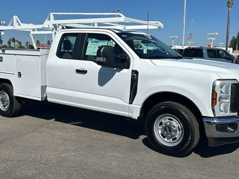 New 2025 Ford F250 XL w/ XL Chrome Package image 7