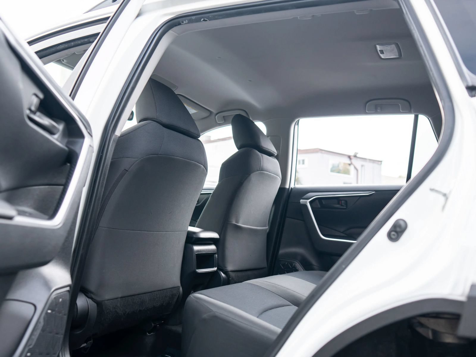 Used 2019 Toyota RAV4 LE w/ All Weather Liner Package AWD/4WD image 24