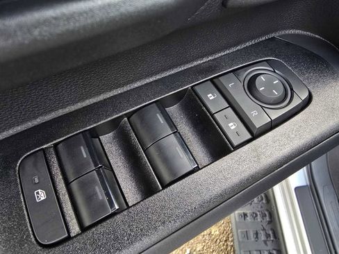 Certified 2025 Toyota 4Runner TRD Off-Road Premium image 25