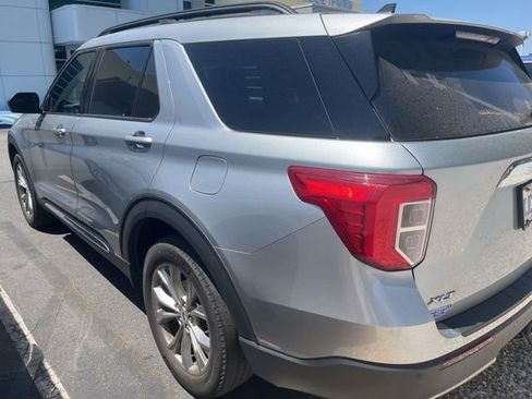 Used 2023 Ford Explorer XLT w/ Equipment Group 202A AWD/4WD image 4