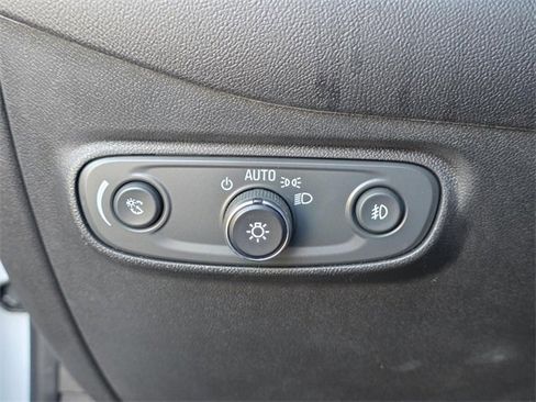 Used 2020 Chevrolet Equinox LT image 23