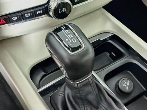 Used 2019 Volvo XC60 T5 Inscription w/ Protection Package FWD image 18