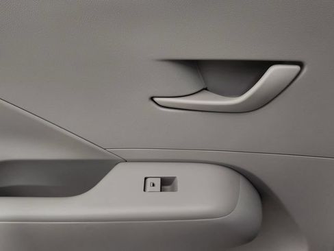 Certified 2025 Hyundai Kona SE AWD/4WD image 16