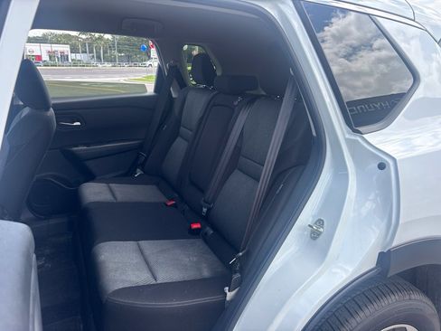 Used 2025 Nissan Rogue SV FWD image 12