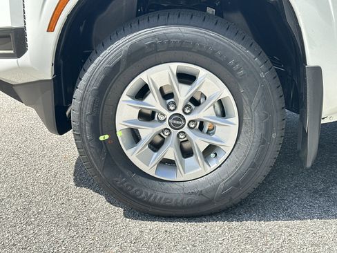 New 2026 Nissan Frontier S image 11