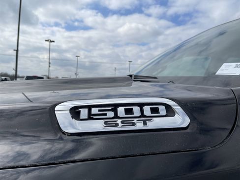 Used 2025 RAM 1500 Laramie w/ Laramie Southwest Edition AWD/4WD image 11