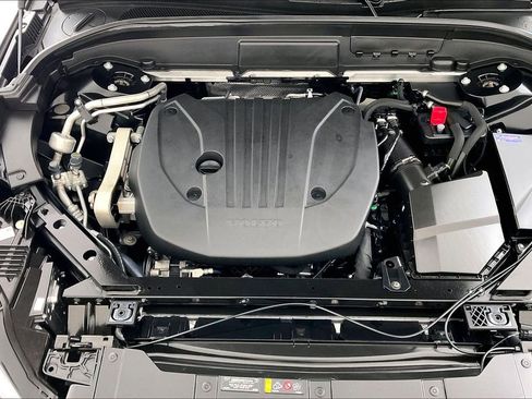 Certified 2023 Volvo XC60 B5 Plus w/ Protection Package Premier image 13