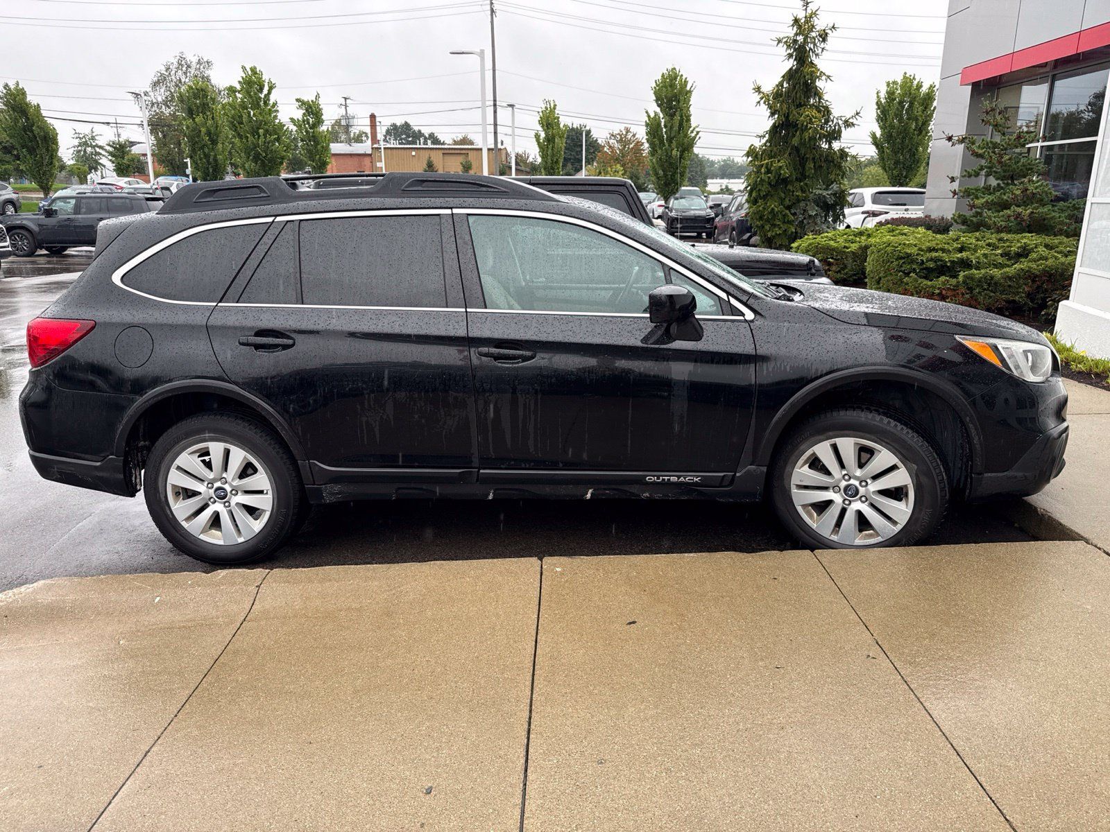 Used 2016 Subaru Outback 2.5i Premium AWD/4WD image 4