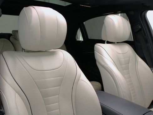 Used 2018 Mercedes-Benz S 560 Sedan image 51