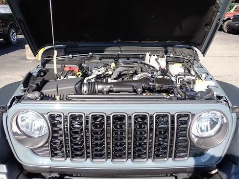 Used 2024 Jeep Wrangler Unlimited Sport AWD/4WD image 12