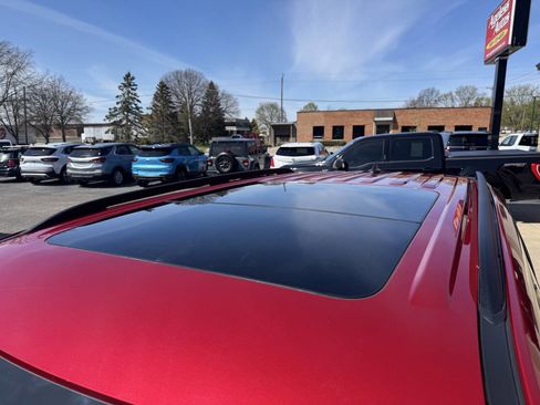 Used 2021 Ford Explorer XLT w/ Equipment Group 202A AWD/4WD image 24