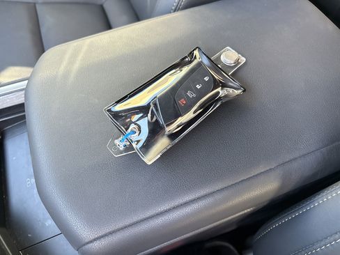 Used 2024 Lexus GX 550 image 36