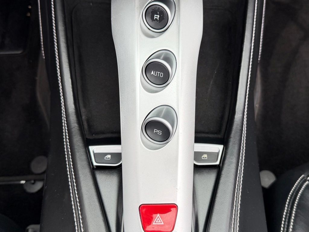 Used 2015 Ferrari California T RWD image 57