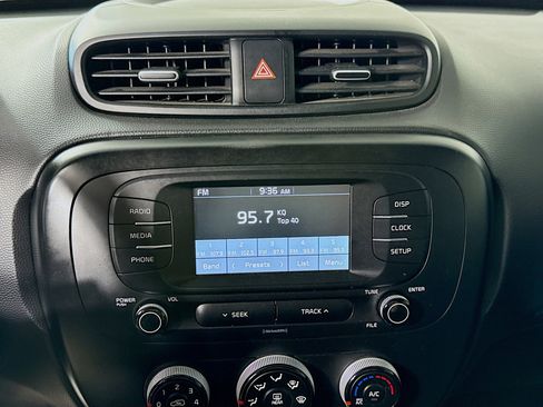 Used 2019 Kia Soul Base image 18