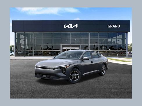 New 2026 Kia K4 FWD image 1