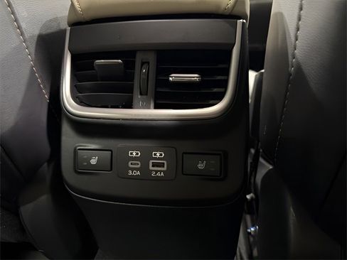 Used 2025 Subaru Outback Limited image 31