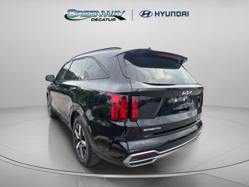 Used 2023 Kia Sorento S w/ Panoramic Sunroof Package FWD image 5