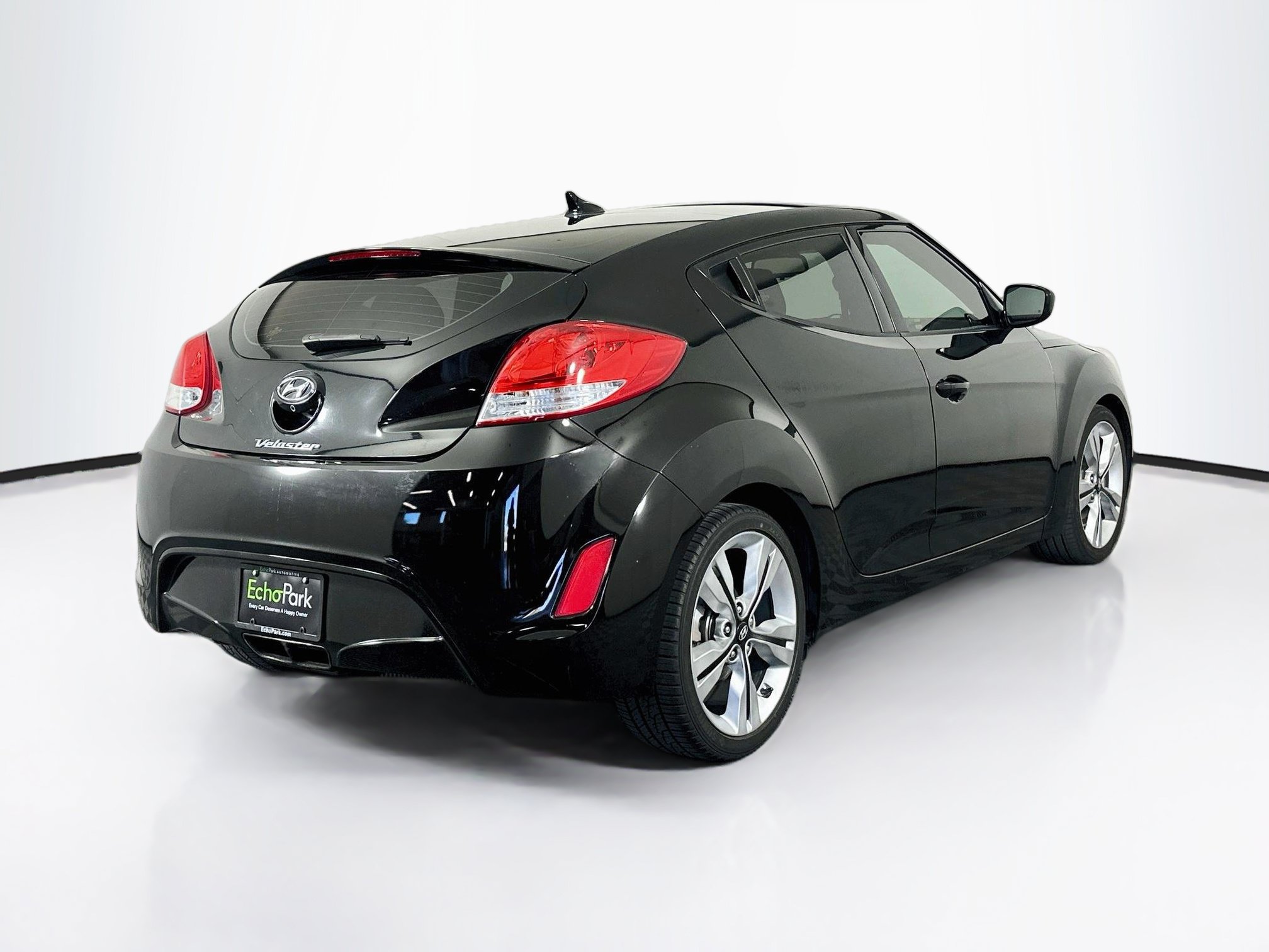 Used 2017 Hyundai Veloster Value Edition FWD image 9