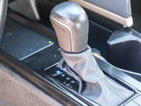 Used 2025 Toyota Camry SE FWD image 21