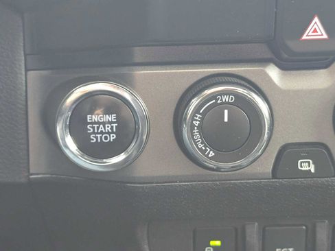 Used 2022 Toyota Tacoma TRD Sport w/ TRD Premium Sport Package AWD/4WD image 33