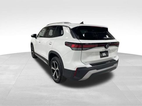 New 2025 Volkswagen Tiguan SE image 4