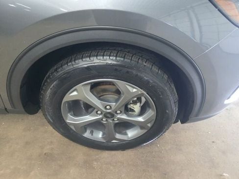 Used 2025 Ford Escape ST-Line FWD image 2