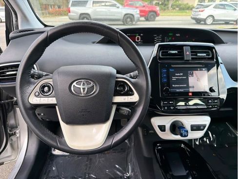 Used 2017 Toyota Prius Four Touring w/ Premium Convenience Package image 13