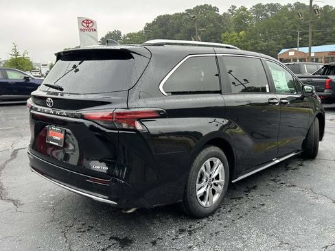 New 2026 Toyota Sienna Limited FWD image 3