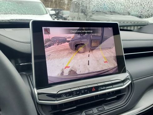 Certified 2024 Jeep Compass Limited w/ High Altitude Package image 11