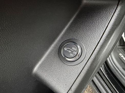 Used 2023 Chevrolet Traverse LT w/ Midnight/Sport Edition AWD/4WD image 33
