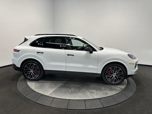 Certified 2024 Porsche Cayenne S image 8