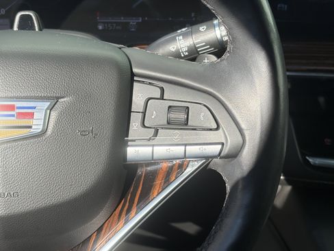 Used 2023 Cadillac Escalade Premium Luxury w/ Performance Package image 22