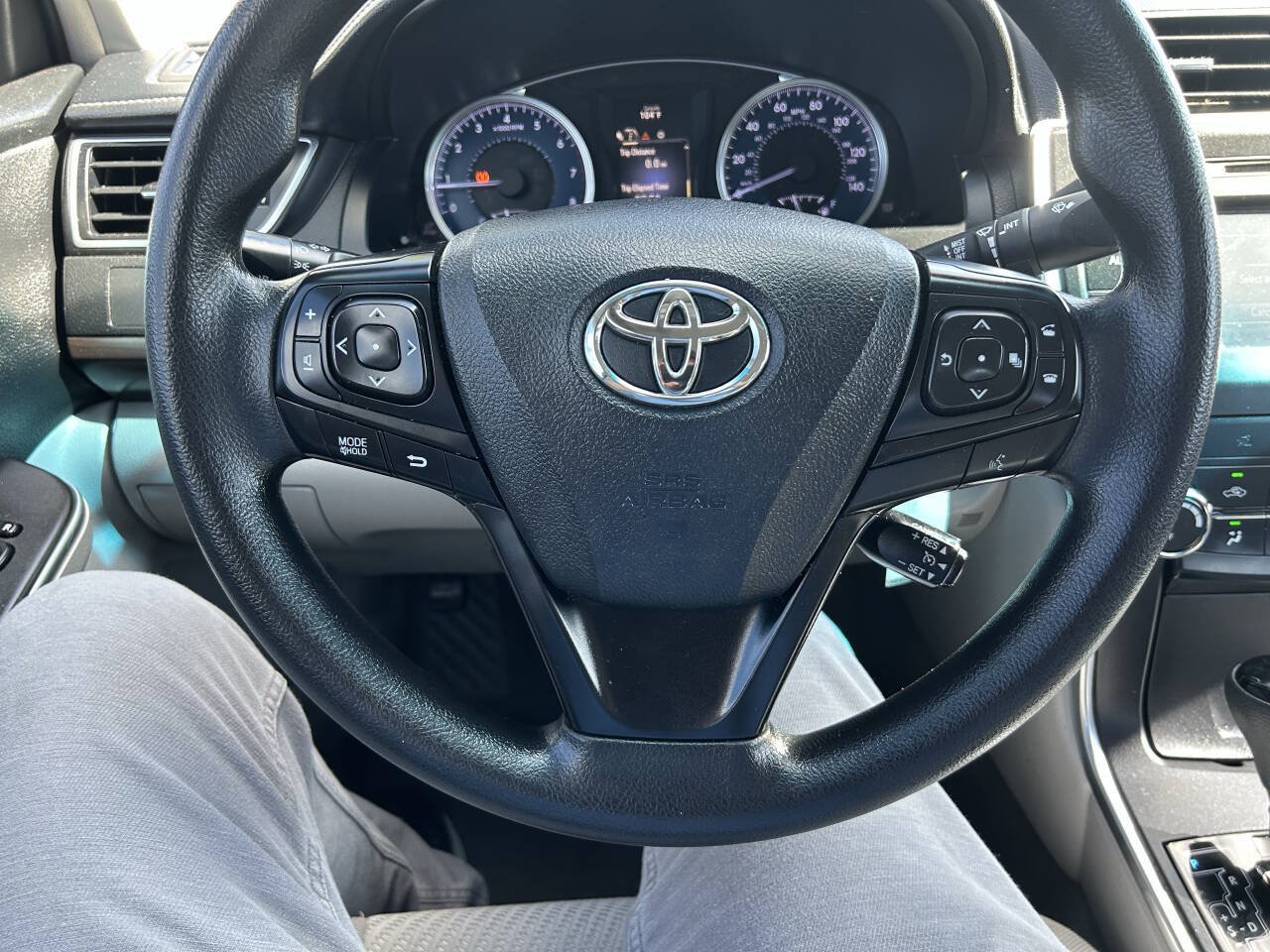 Used 2017 Toyota Camry LE FWD image 21