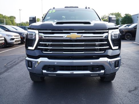 Used 2025 Chevrolet Silverado 3500 LTZ w/ LTZ Convenience Package AWD/4WD image 11