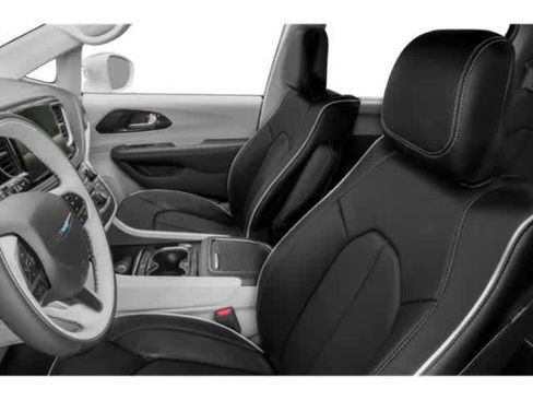 Used 2022 Chrysler Pacifica Touring-L image 9