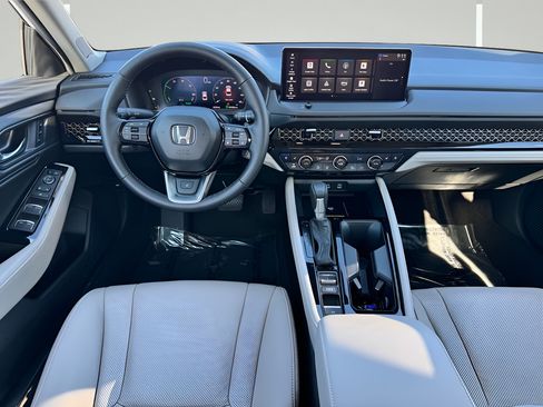 Used 2025 Honda Accord Touring image 21