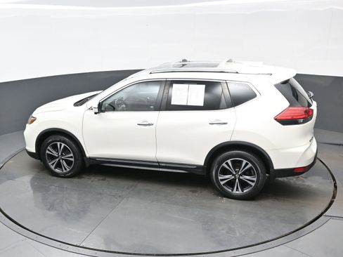 Used 2017 Nissan Rogue SL w/ SL Premium Package image 34