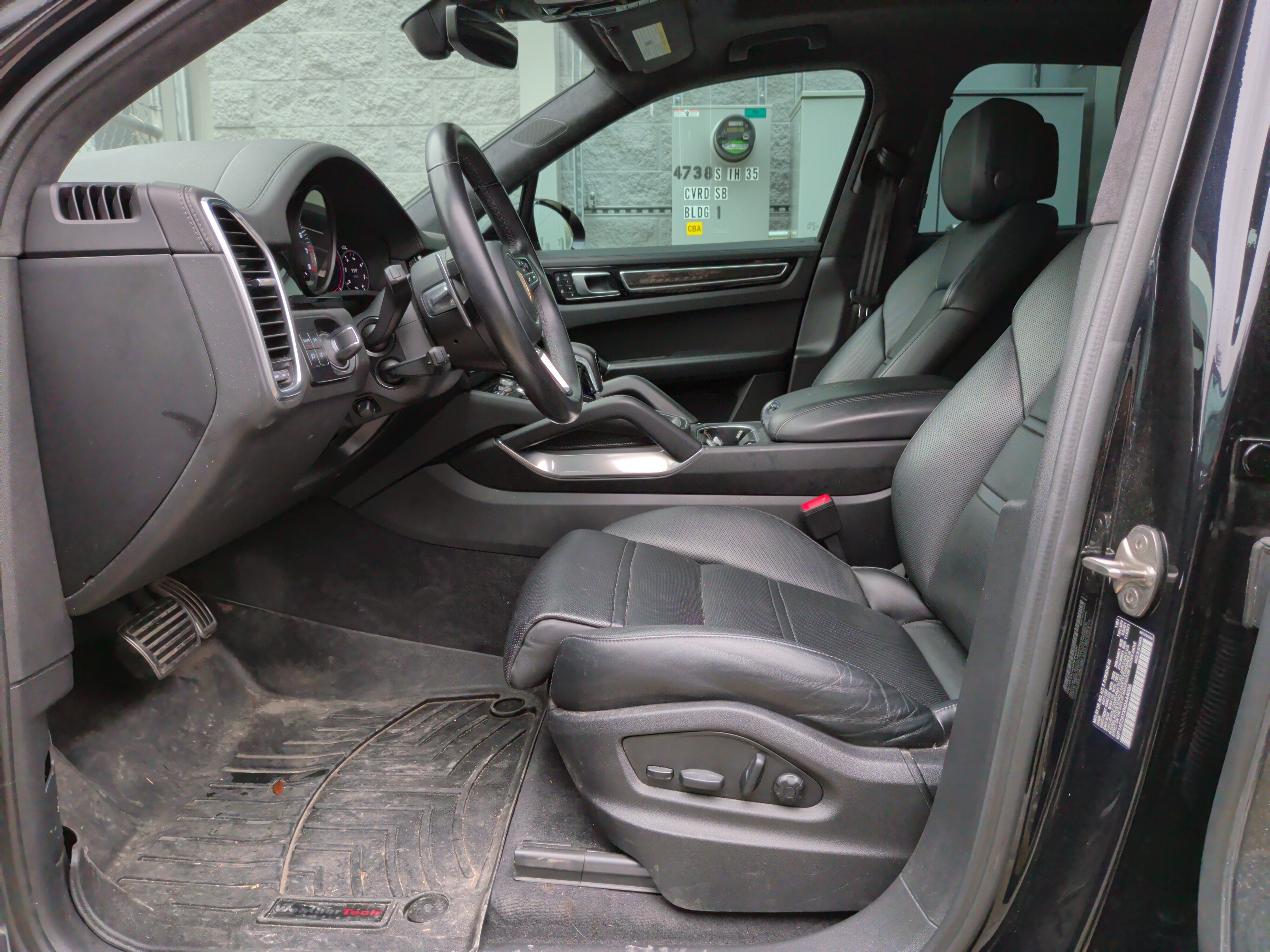 Used 2022 Porsche Cayenne Turbo AWD/4WD image 16