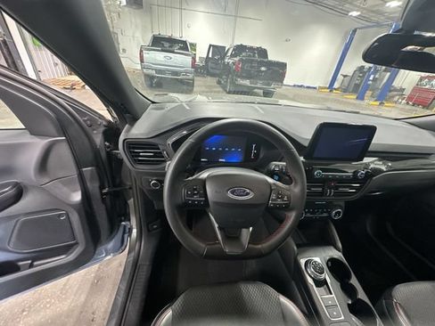 Certified 2025 Ford Escape ST-Line FWD image 15