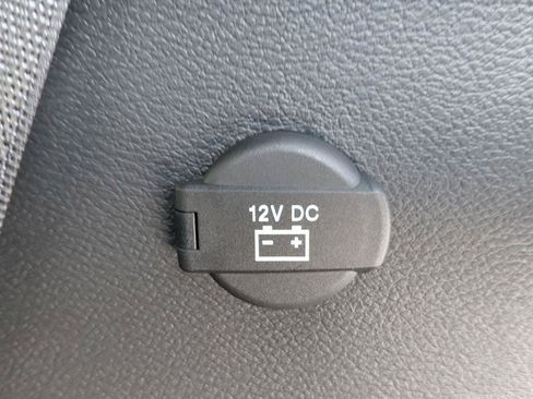 New 2027 Chrysler Pacifica Limited w/ Family Tech Group AWD/4WD image 27
