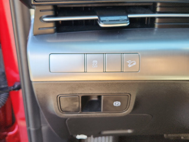 Used 2025 Hyundai Kona SEL AWD/4WD image 25