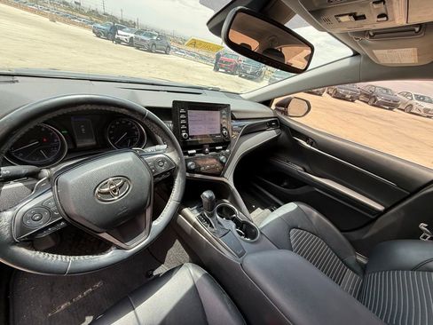 Used 2021 Toyota Camry SE w/ Convenience Package FWD image 11