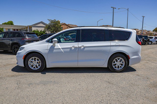 Used 2022 Chrysler Pacifica Touring-L FWD image 7